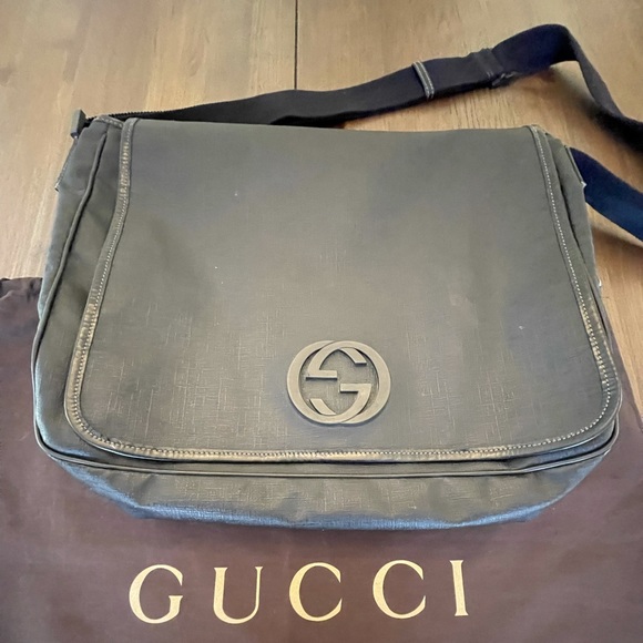 GUCCI 🔥Coated Canvas Interlocking G Monogram Large Flap Messenger Bag - Picture 3 of 16